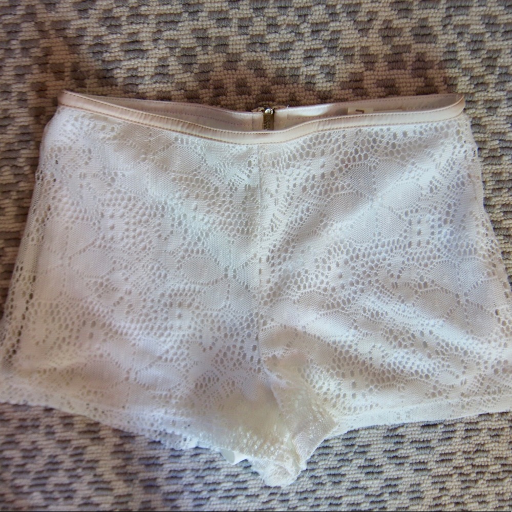 Mimi Chica White Lace Shorts